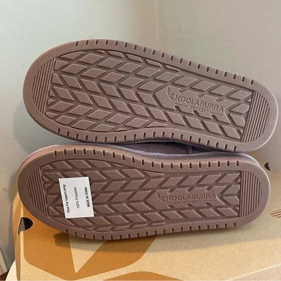 kookaburra by Ugg Victoria Short Grape Size 4 New - Picture 4 of 7